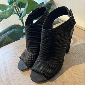 Aldo Womens Block Heel size 8.5 like new, wore once.
